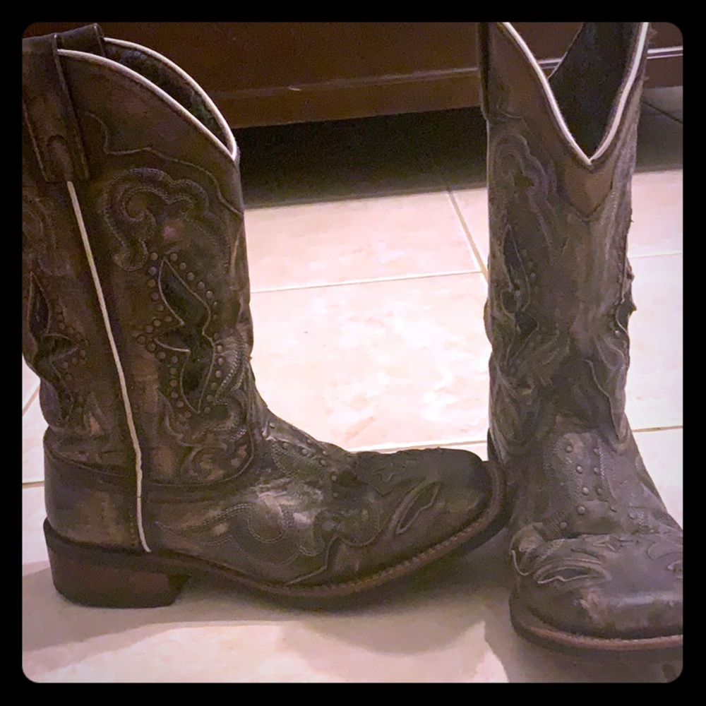 Laredo mid calf square toe cowboy boots.
